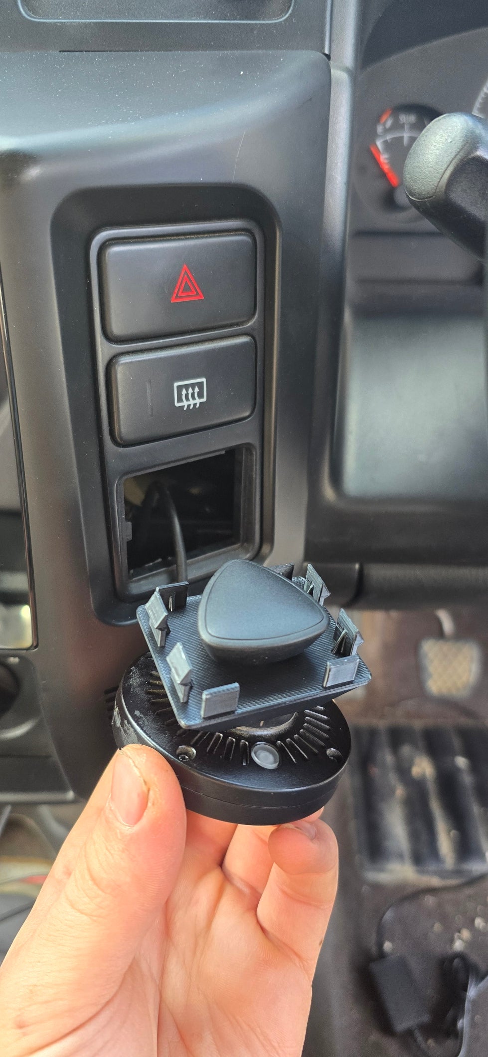 Nissan Patrol GU Quad Lock Dash Mount