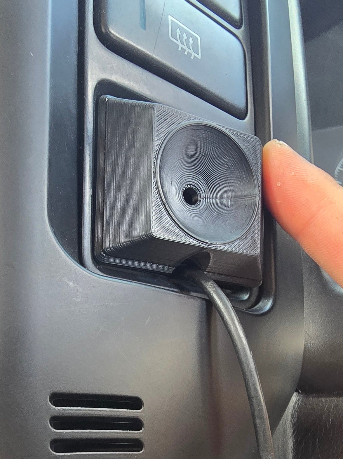 Nissan Patrol GU Quad Lock Dash Mount
